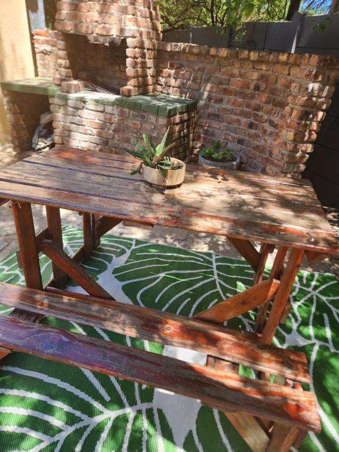 Garden Corner Guesthouse Beaufort West Exterior foto