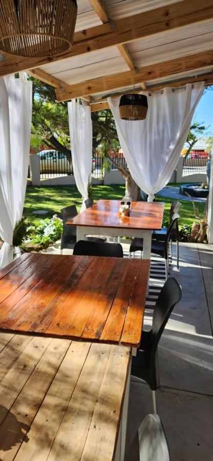Garden Corner Guesthouse Beaufort West Exterior foto
