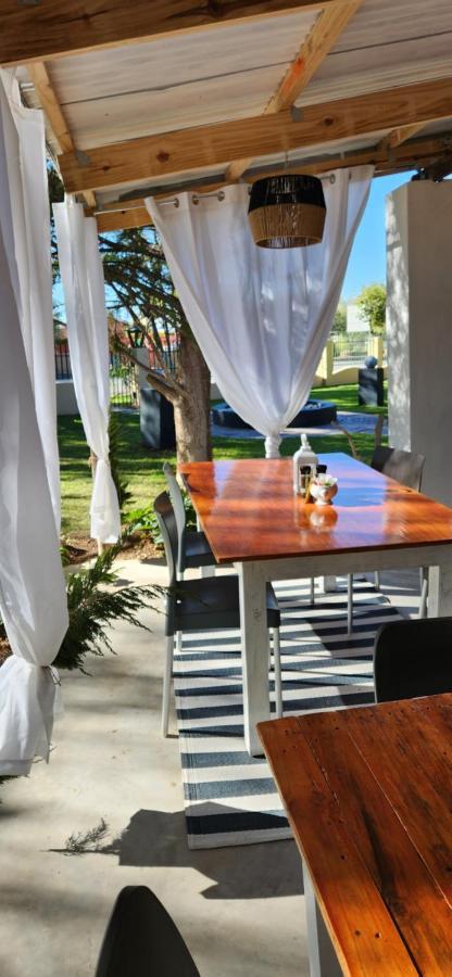 Garden Corner Guesthouse Beaufort West Exterior foto