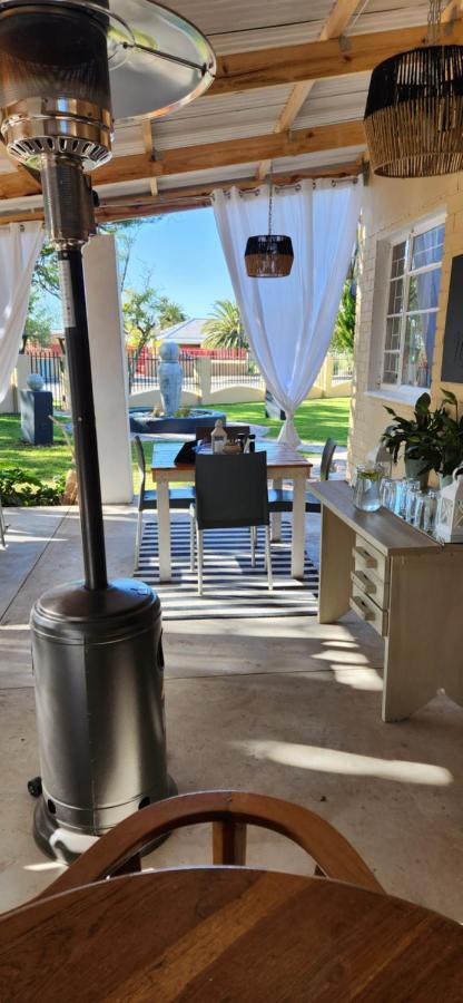 Garden Corner Guesthouse Beaufort West Exterior foto