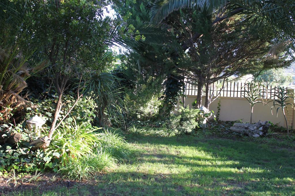 Garden Corner Guesthouse Beaufort West Exterior foto