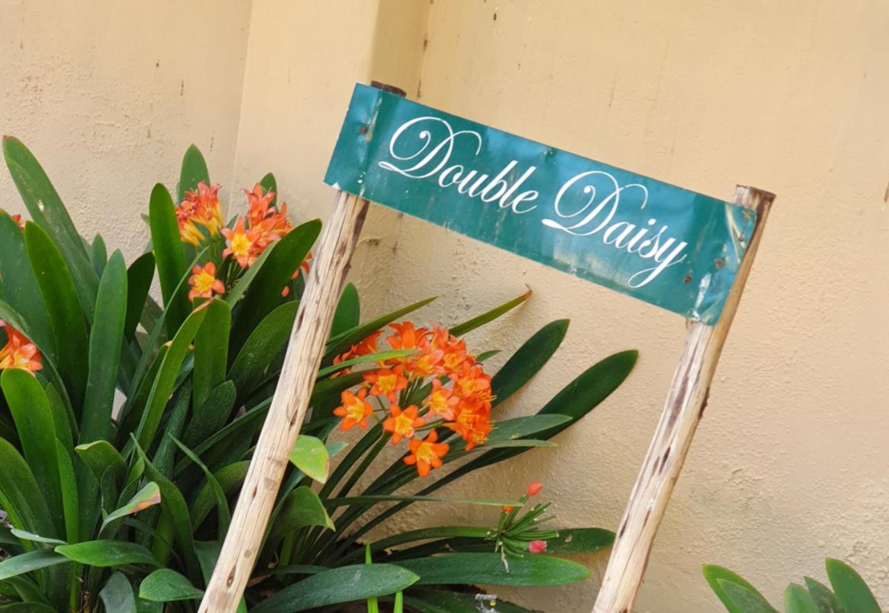 Garden Corner Guesthouse Beaufort West Exterior foto